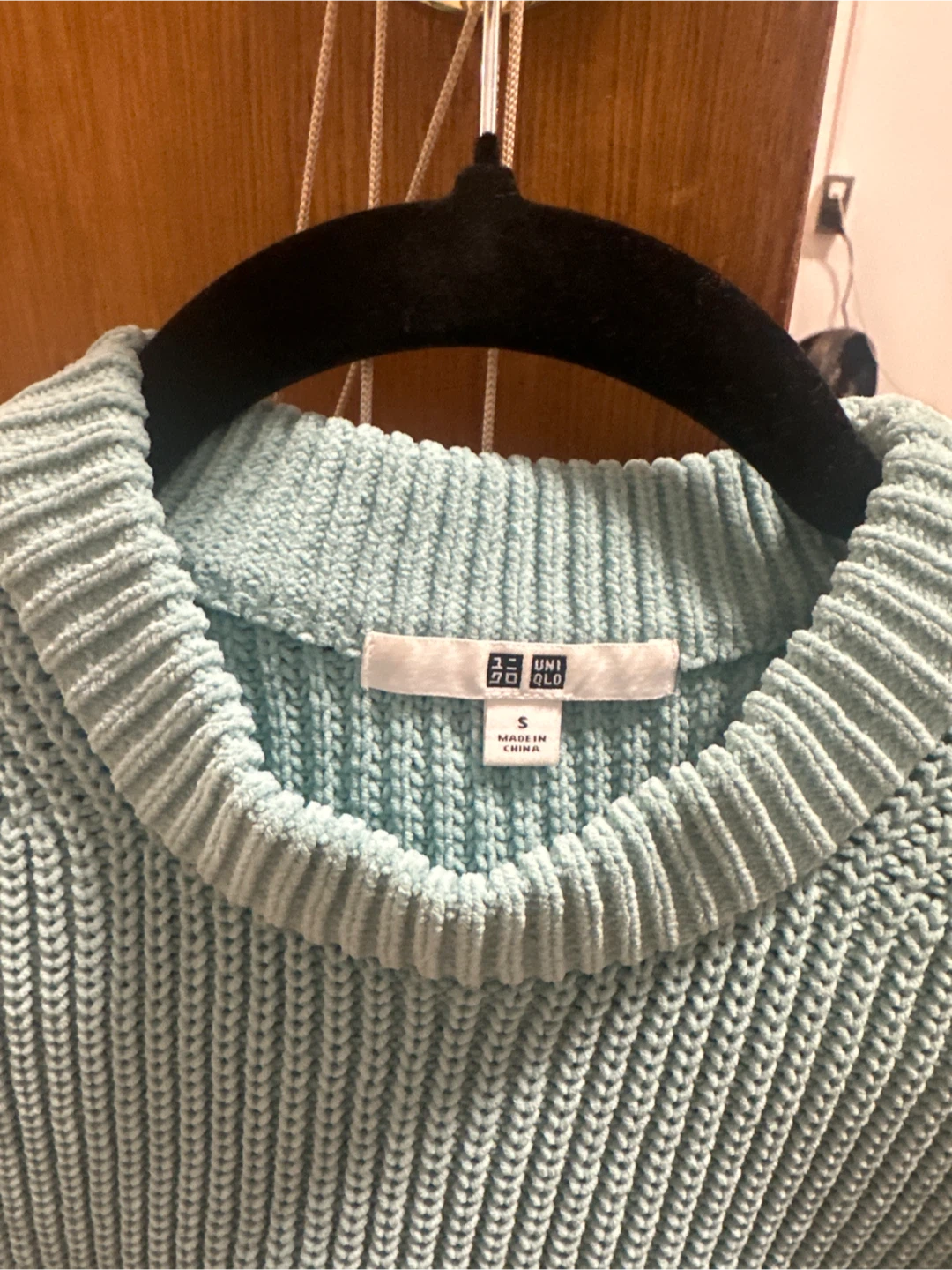 UNIQLO Aquamarine Crewneck Sweater - Size S - photo 2