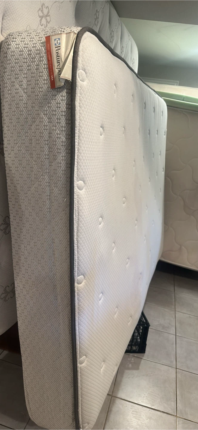 Posture Rest Mattress with Wood Bed Frame - photo 3