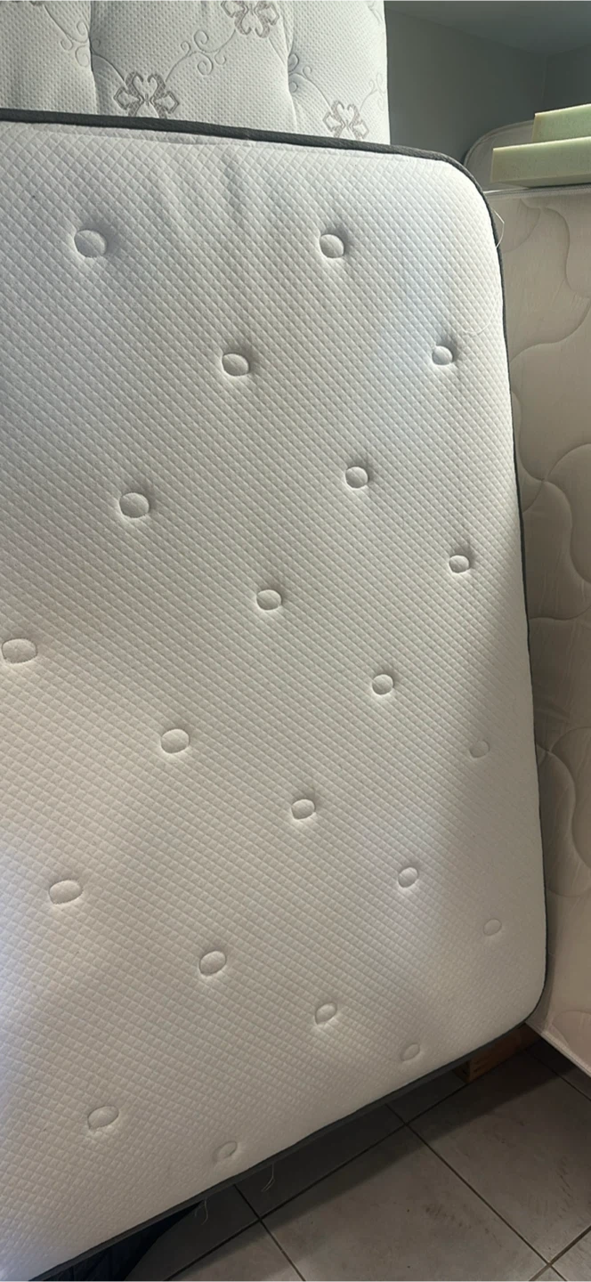 Posture Rest Mattress with Wood Bed Frame - photo 2