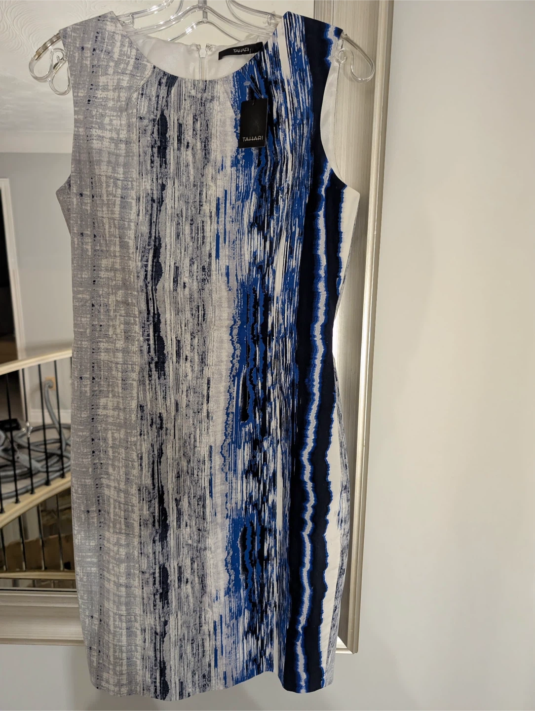 New Tahari Kristen Dress Size 6 Blue/Grey Print Sleeveless