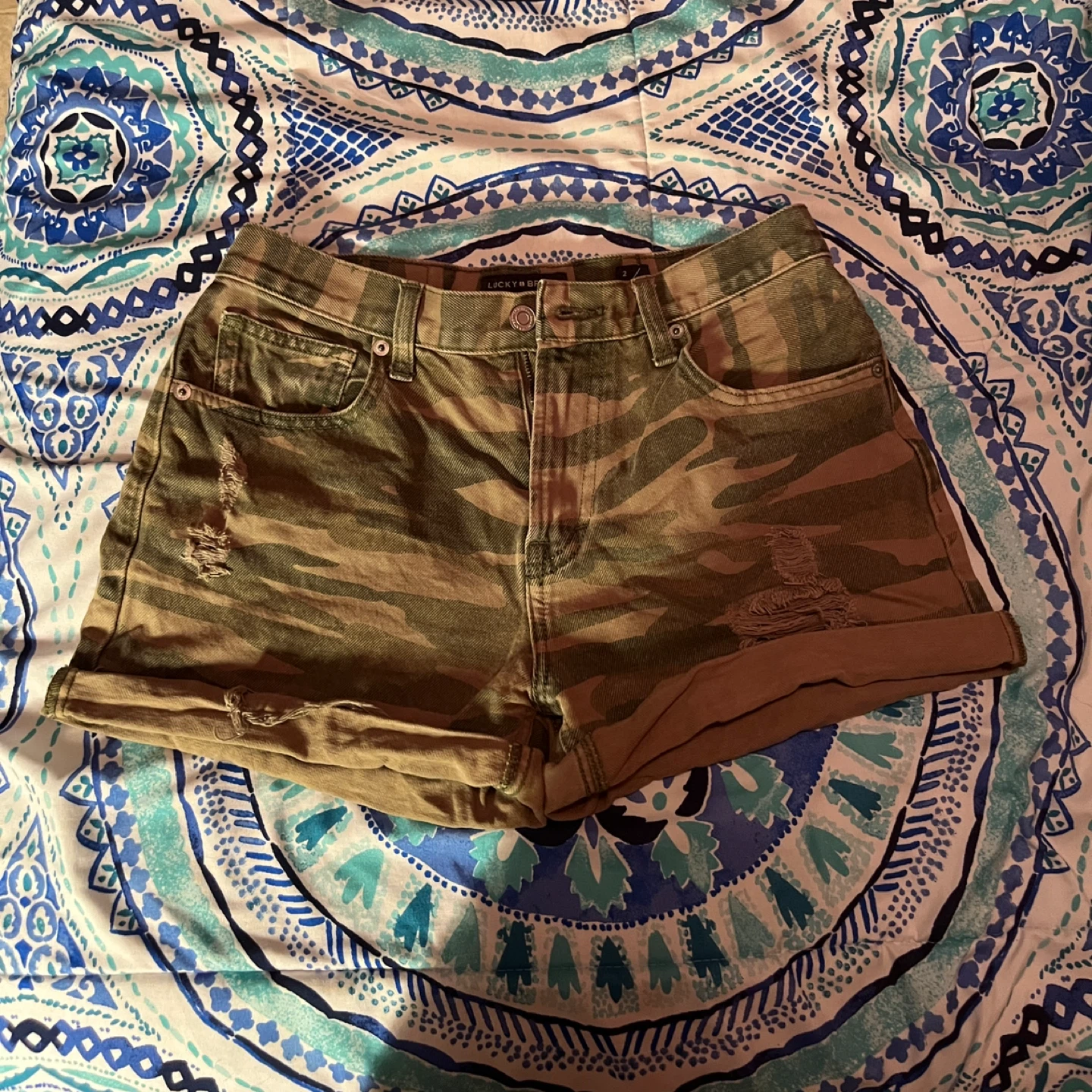 Lucky Brand Camo Denim Shorts Size 26 - photo 2