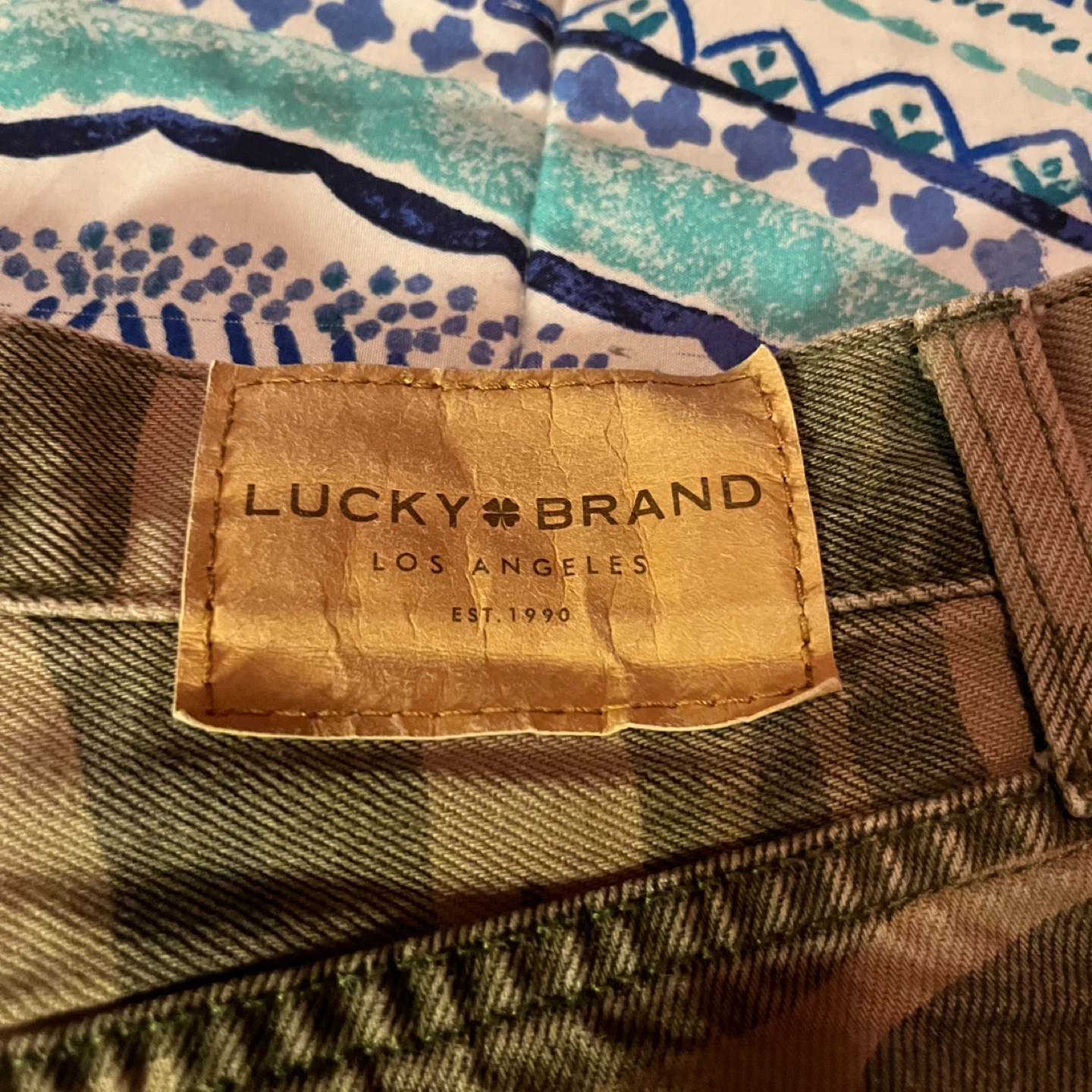 Lucky Brand Camo Denim Shorts Size 26 - photo 4