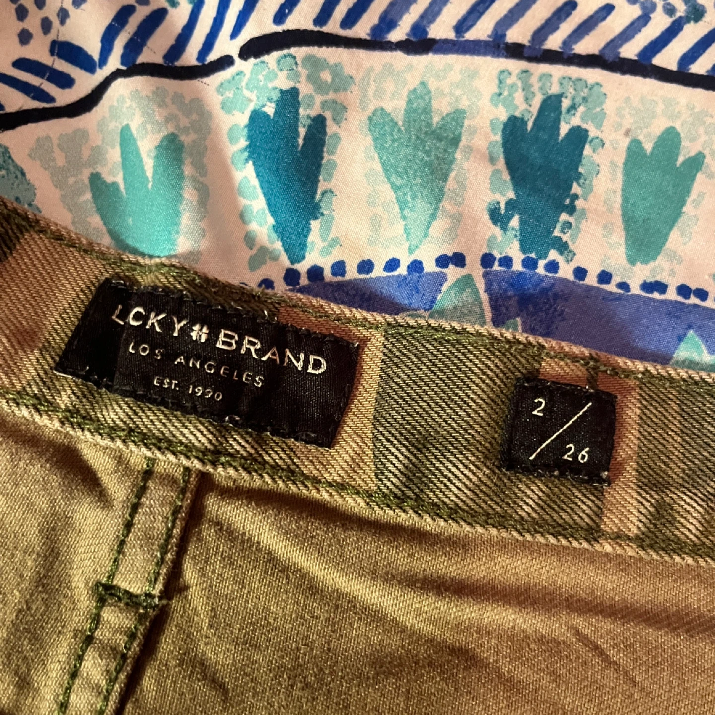 Lucky Brand Camo Denim Shorts Size 26 - photo 5