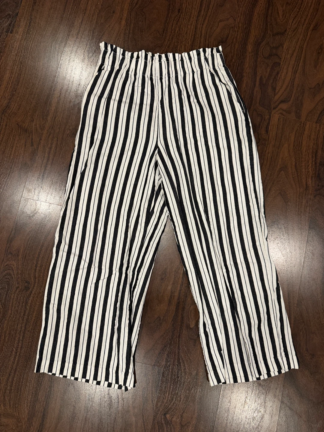 DYNAMITE Black & White Striped Culottes - Size M