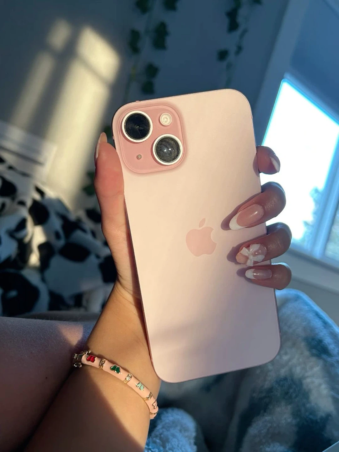 15 plus, 256 GB with 3 cases
