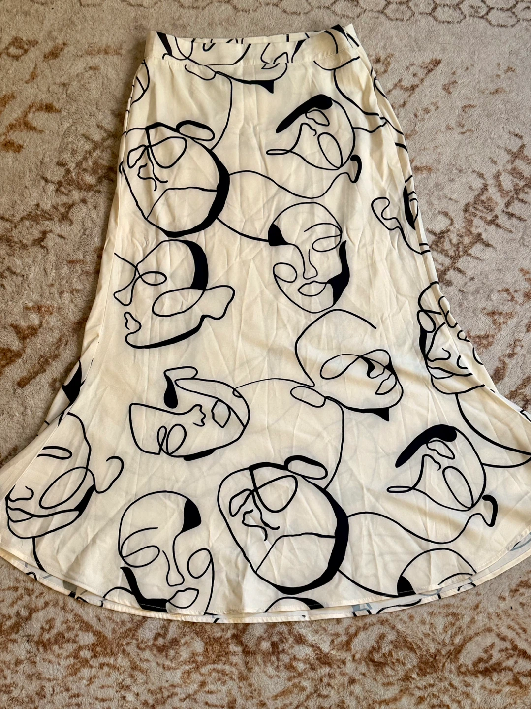 🥕Cream and Black Abstract Face Print Midi Skirt - Size M