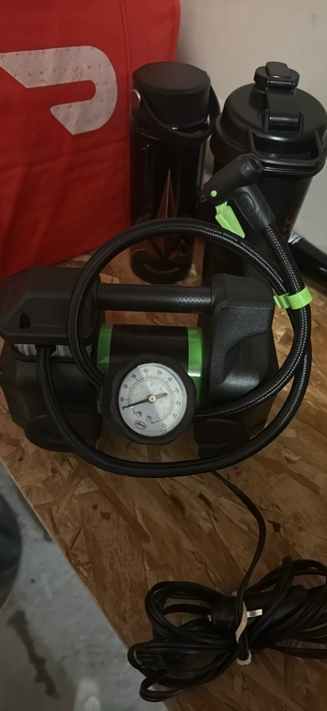 Portable Air Compressor with Gauge - photo 3