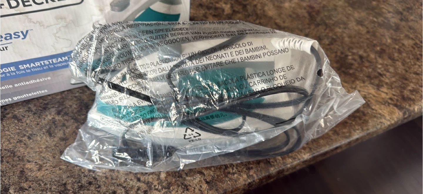 Black+Decker Light N' Easy Steam Iron - photo 2