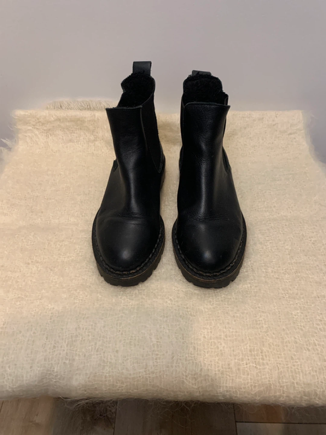 Black Leather Chelsea Boots - photo 2