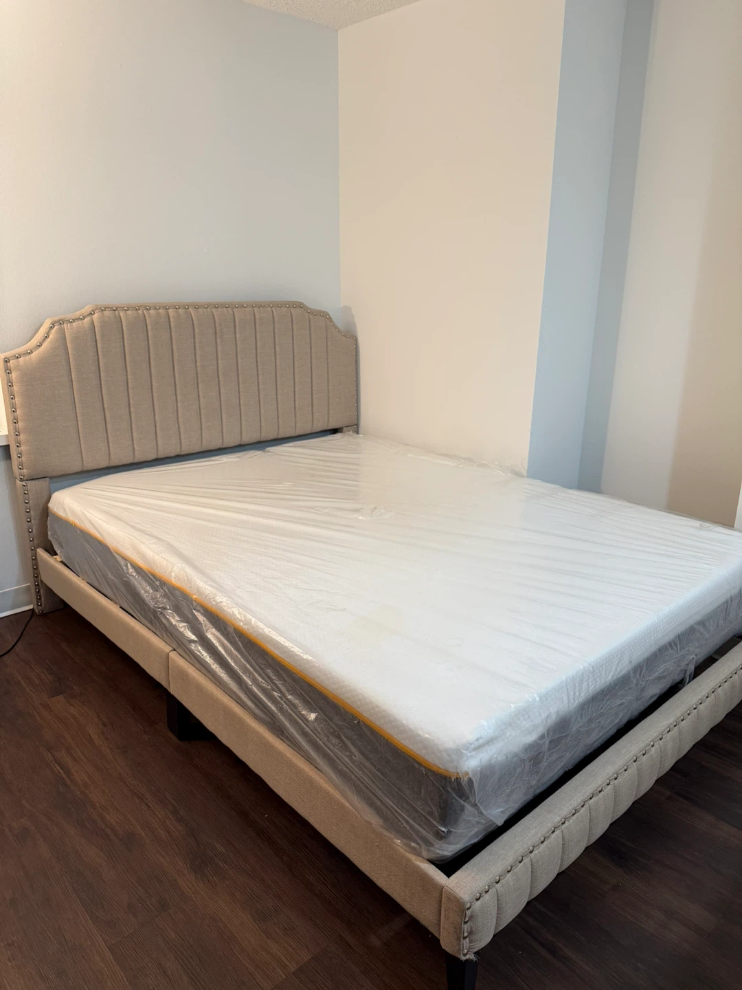Queen Bed Frame + Molblly 10” Memory Foam Mattress