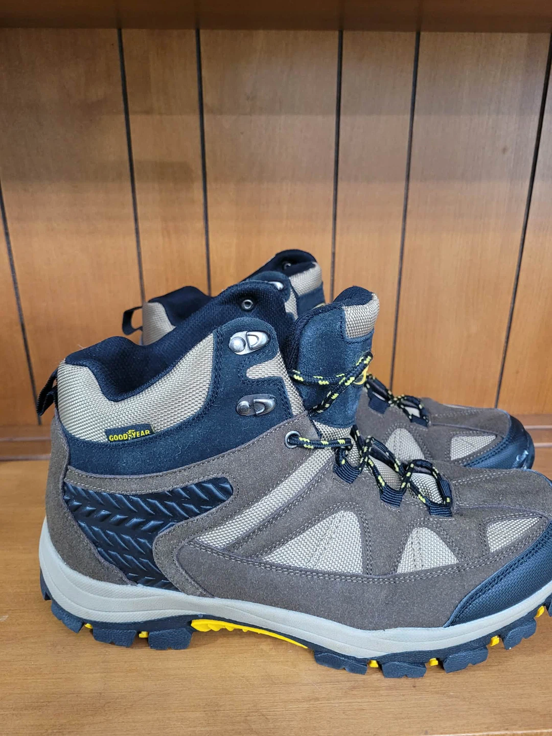 Goodyear Trail Hiking Boots Brown & Black Men's Size 11