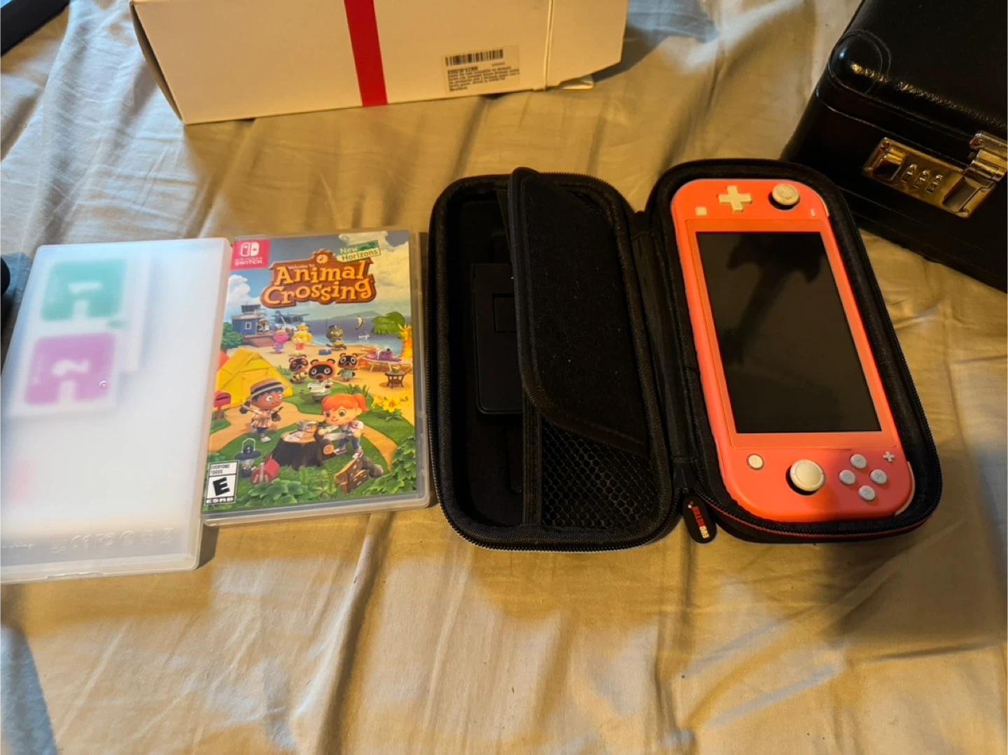 Nintendo Switch Lite bundle - photo 2