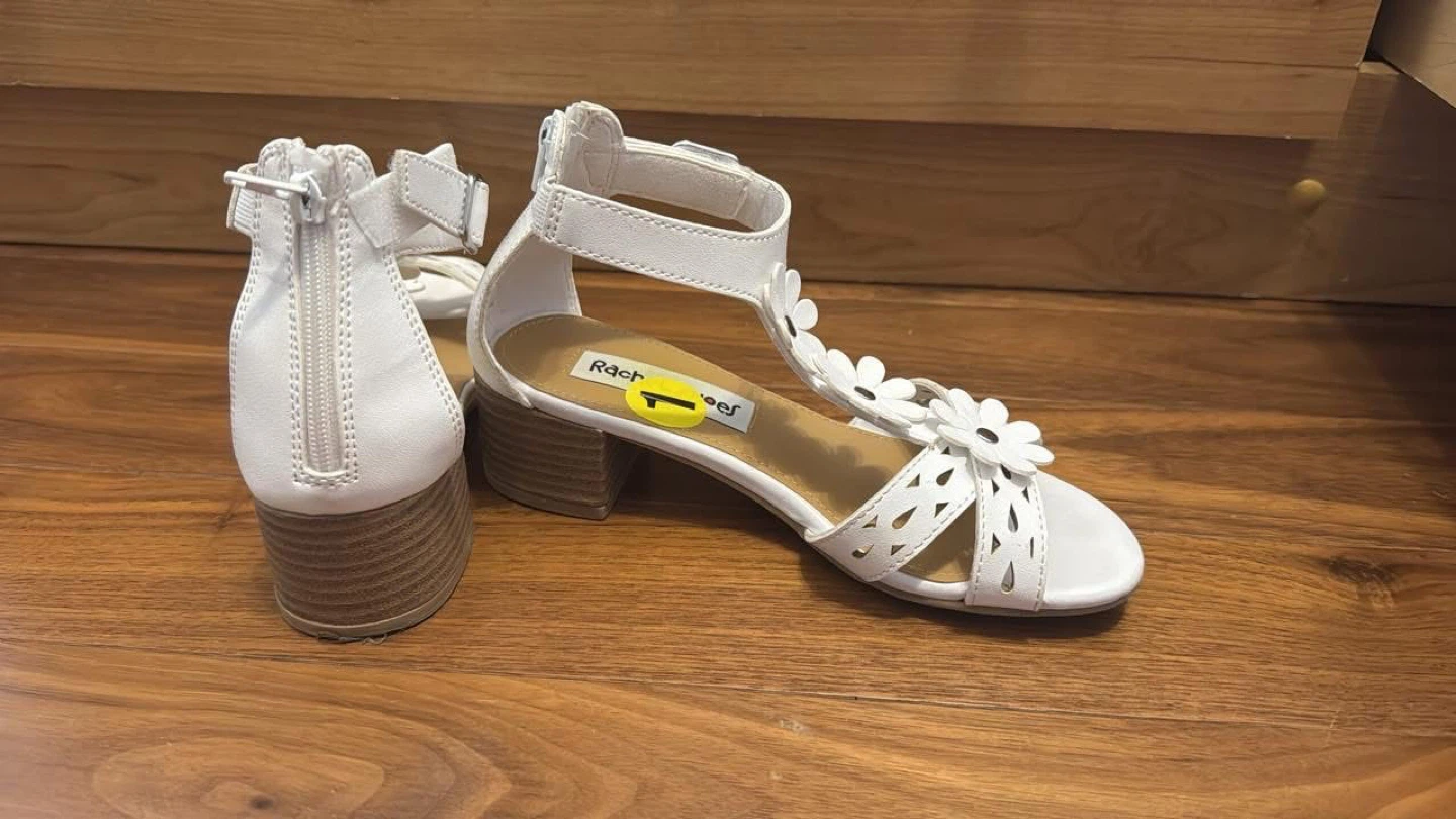 White Flower Heeled Sandals for kids - Size 1 - photo 2