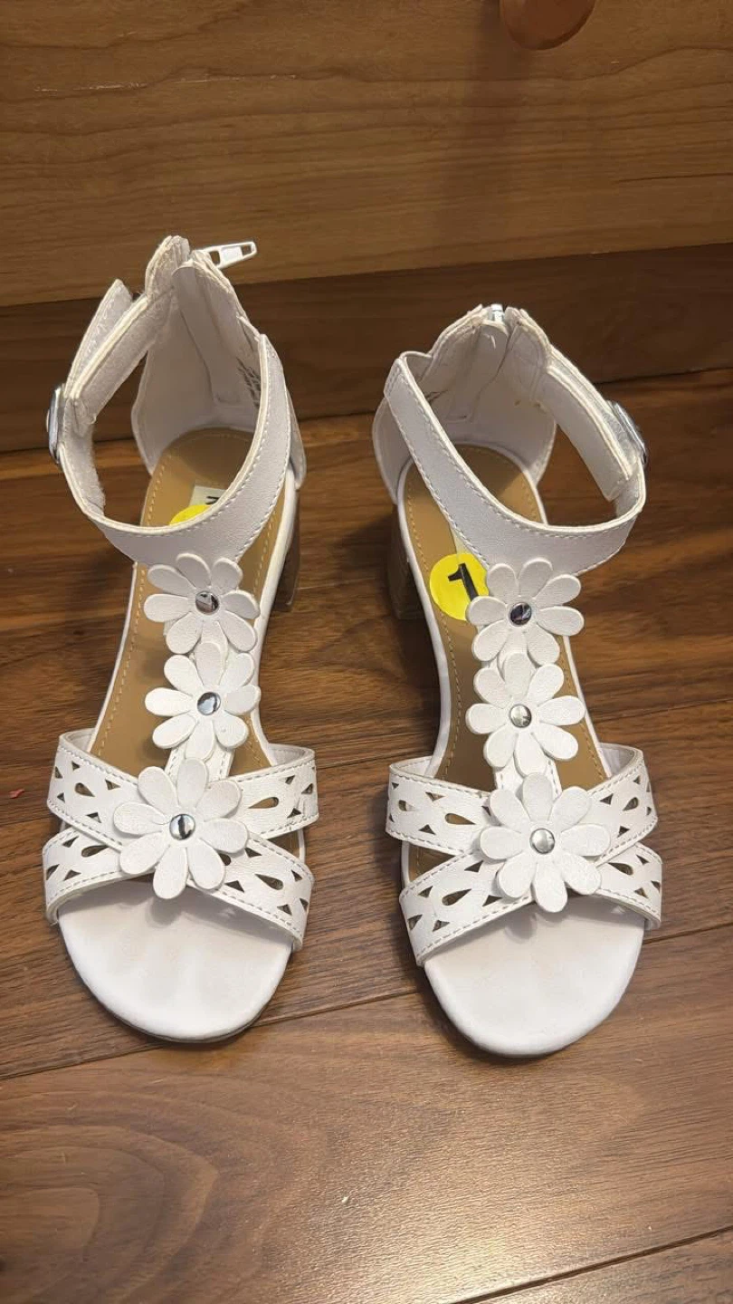 White Flower Heeled Sandals for kids - Size 1