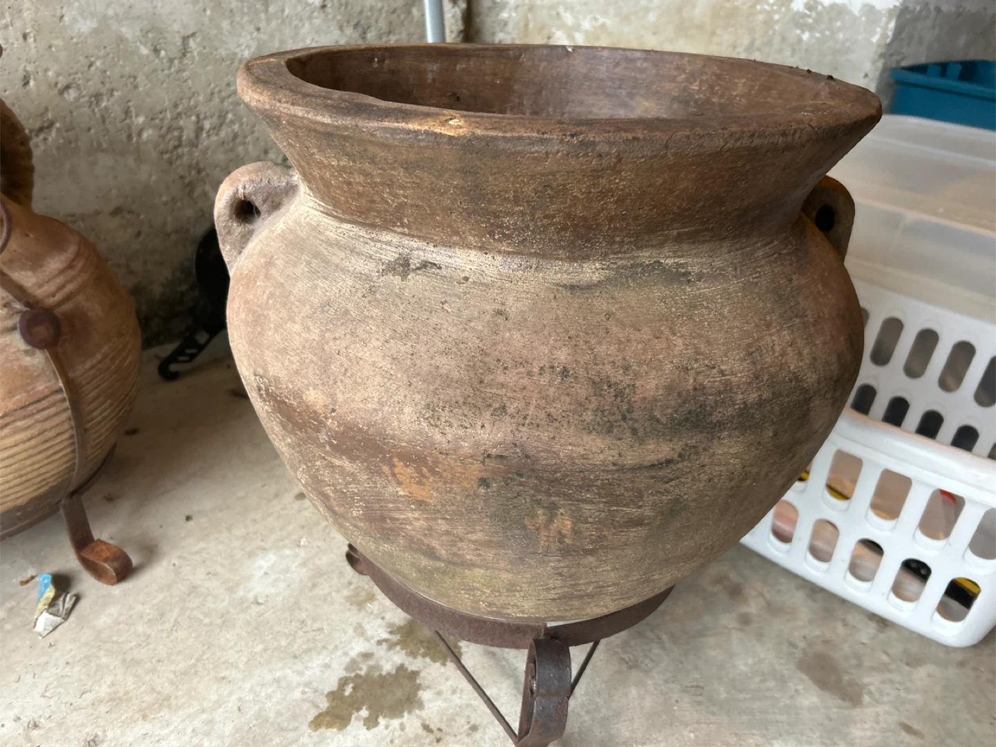 Terracotta Clay Pot with Handles - photo 4