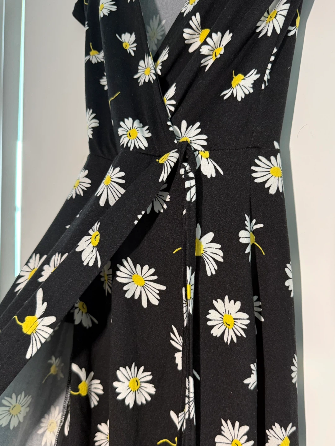 Black Daisy Print Wrap Dress - photo 2
