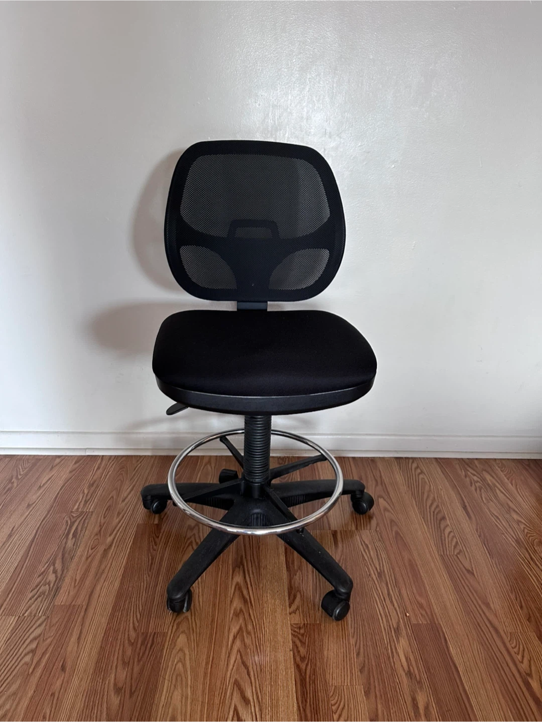 Black Mesh Task Chair with Footrest
