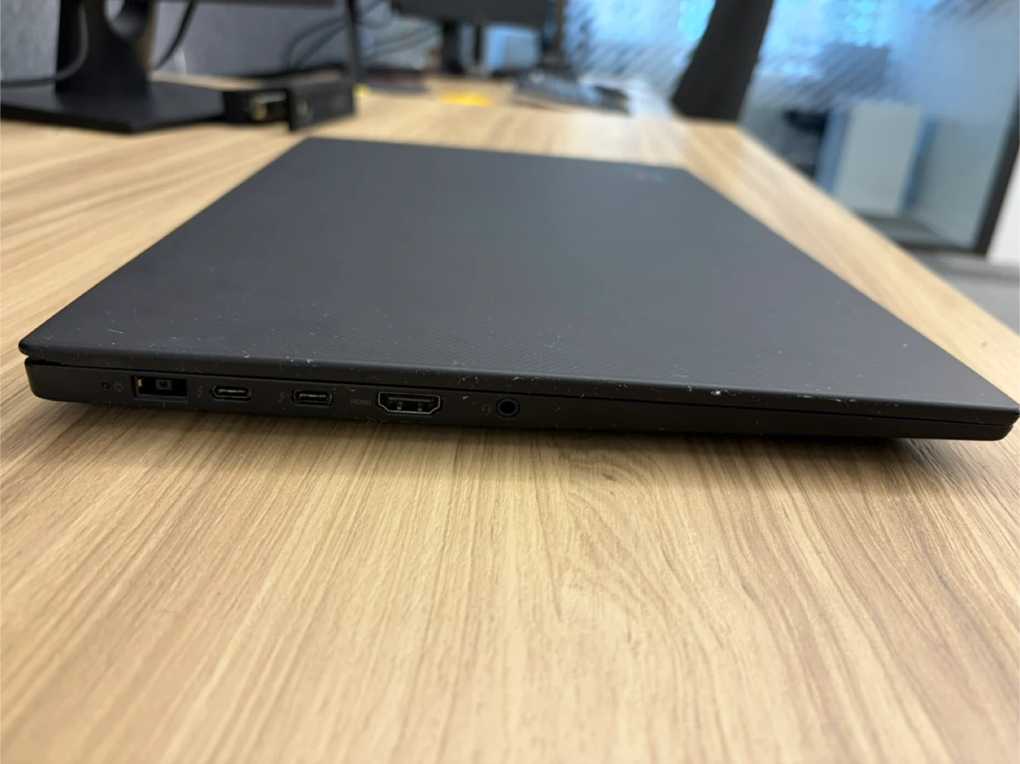 Lenovo ThinkPad X1 Carbon Laptop - photo 3