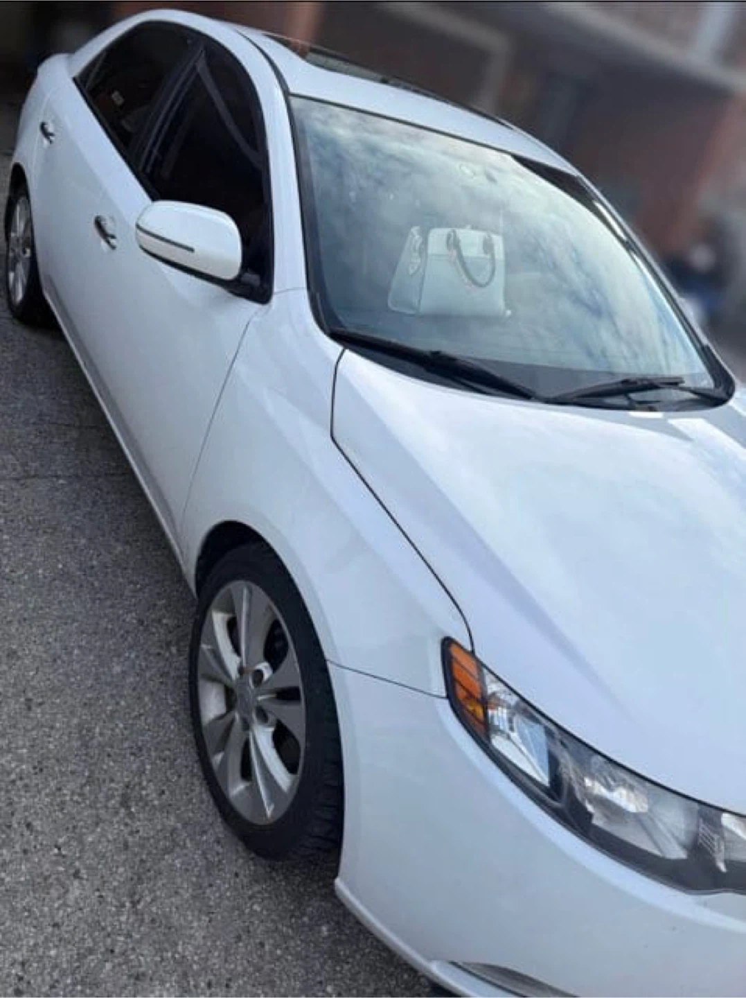 Selling my 2011 Kia Forte SXl - photo 5