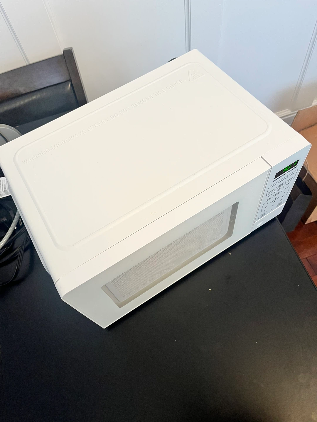 Hamilton Beach Microwave Oven - photo 2