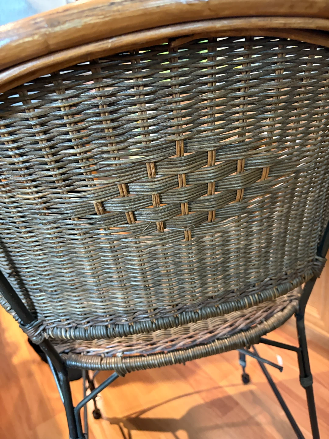 2 Wicker Bar Stools with Wooden Trim - photo 4