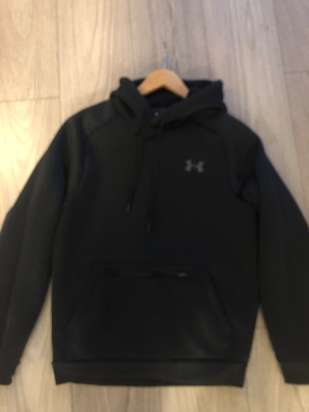 Fabulous Under Armour Black Hoodie. Size small - photo 5