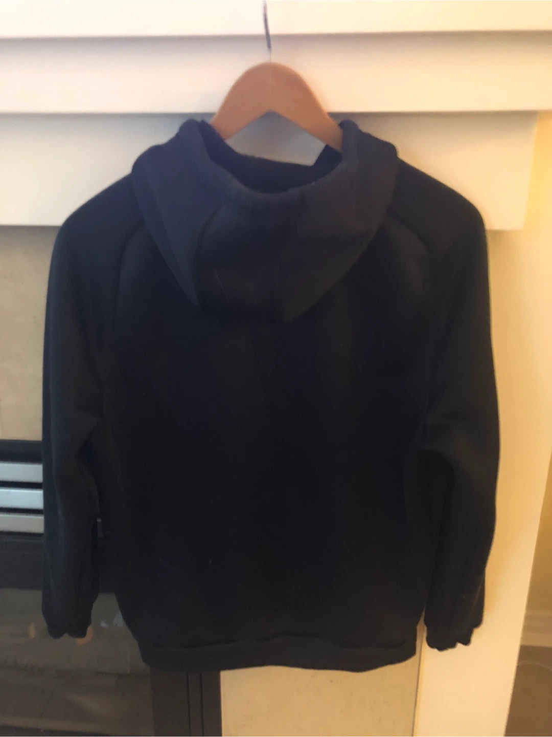 Fabulous Under Armour Black Hoodie. Size small - photo 3