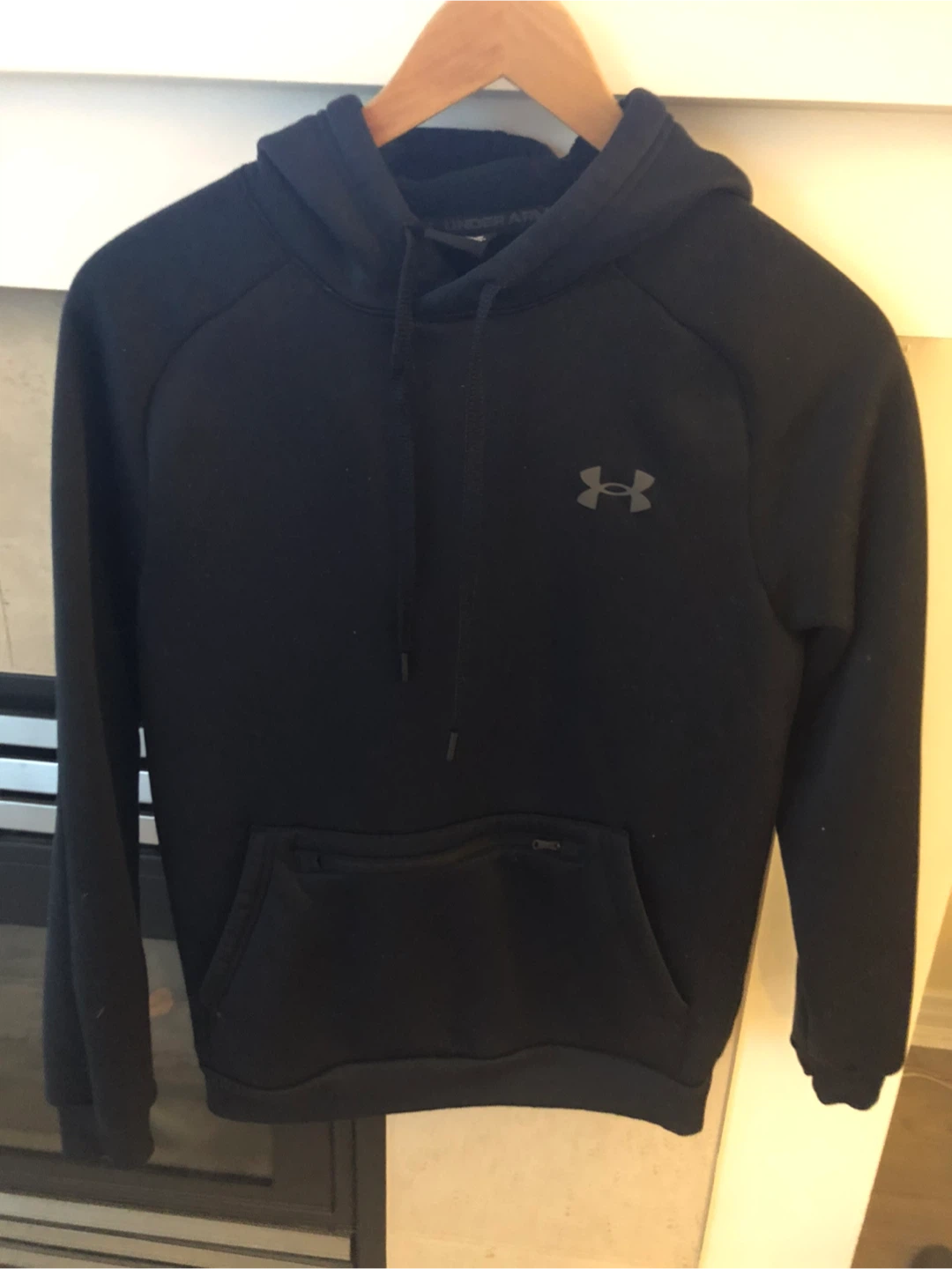 Fabulous Under Armour Black Hoodie. Size small - photo 2