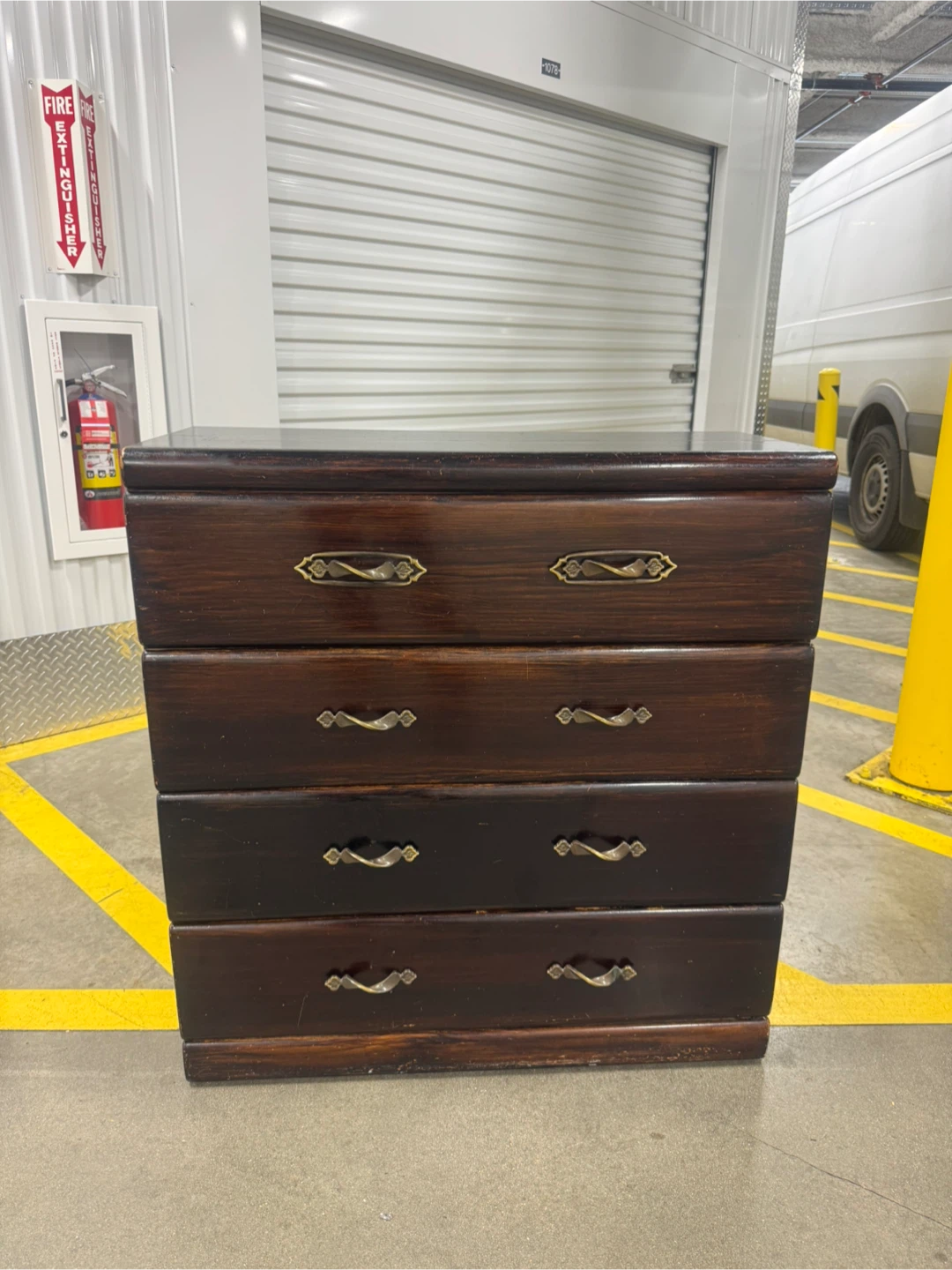Free delivery desk & dresser