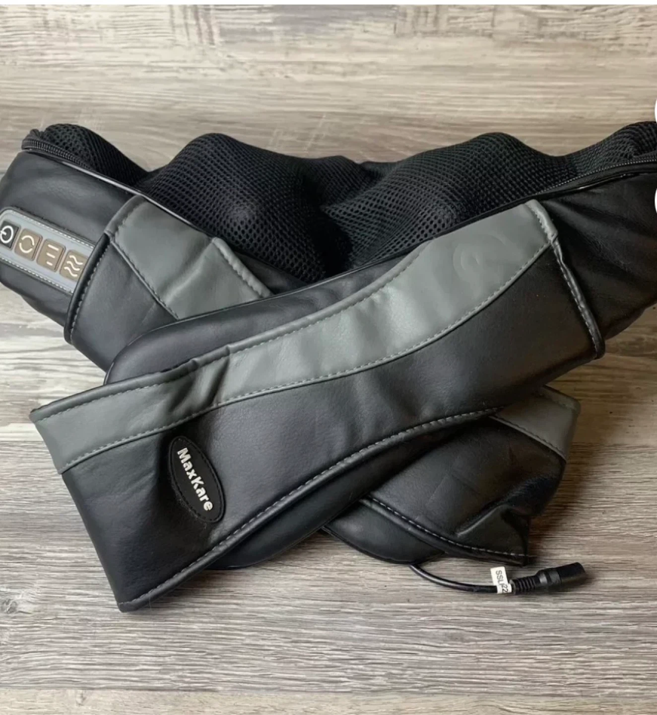 MaxKare Shiatsu Neck and Shoulder Massager - photo 2