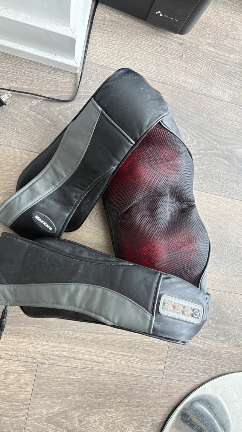 MaxKare Shiatsu Neck and Shoulder Massager - photo 3