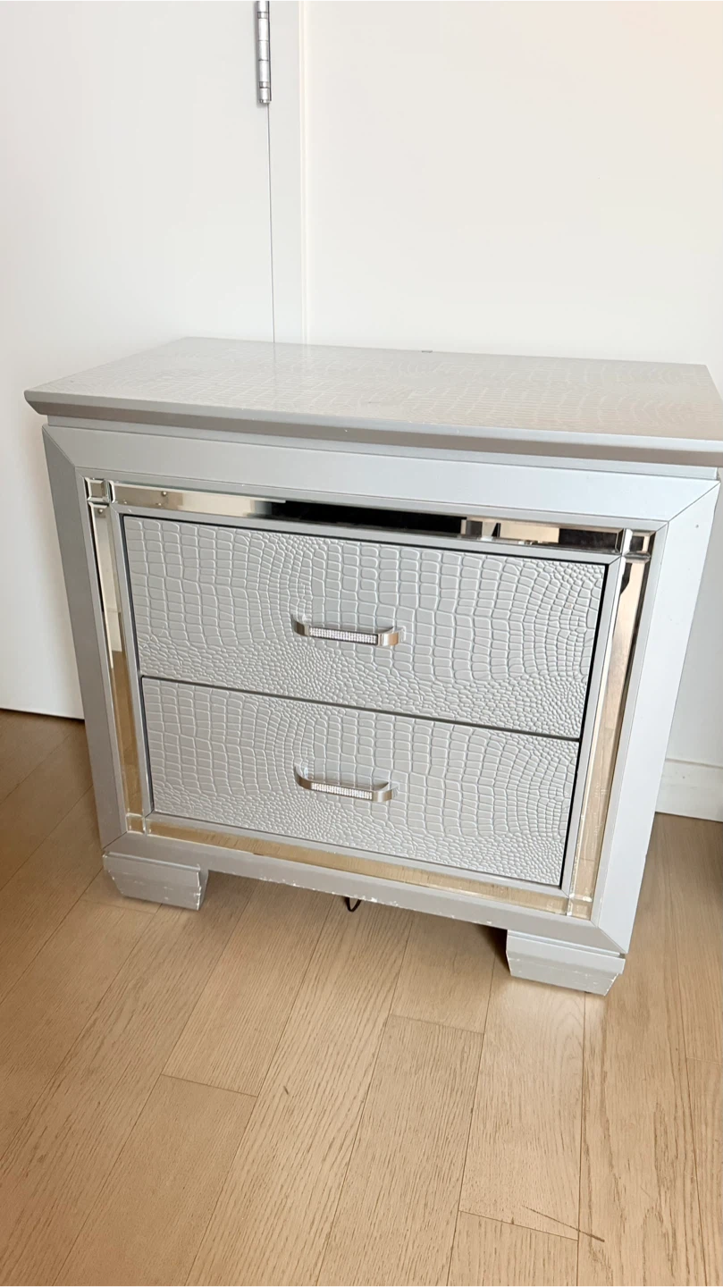 Grey 2-Drawer Nightstand with Crocodile Texture