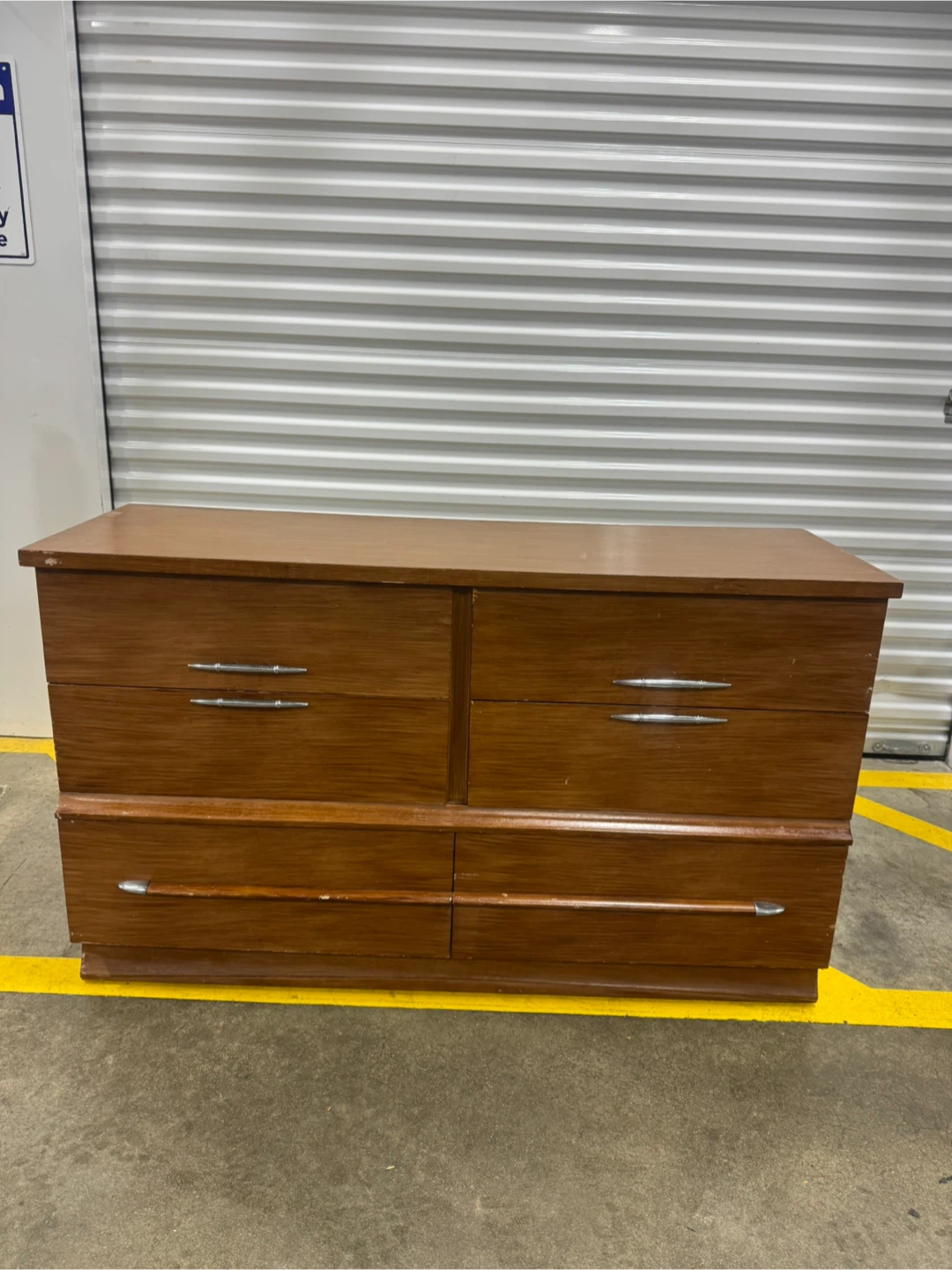 Free delivery mcm dresser