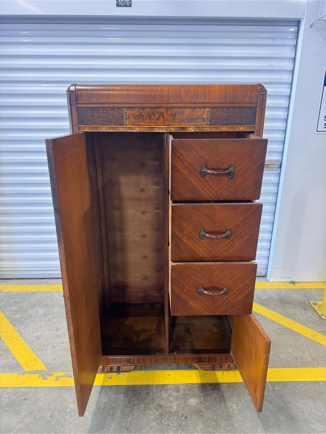 Free delivery armoire wardrobe - photo 2