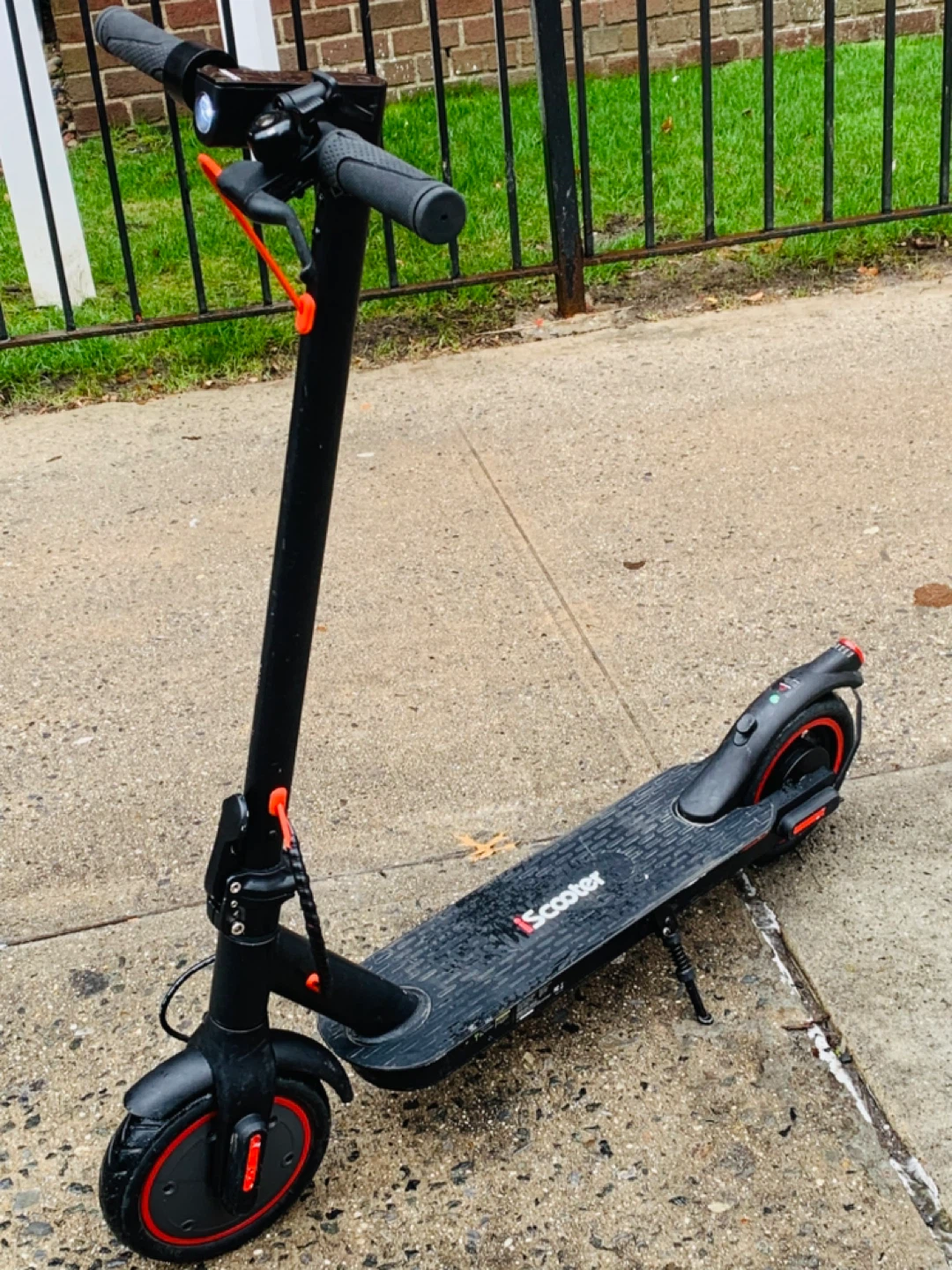 iScooter Electric Scooter run fast