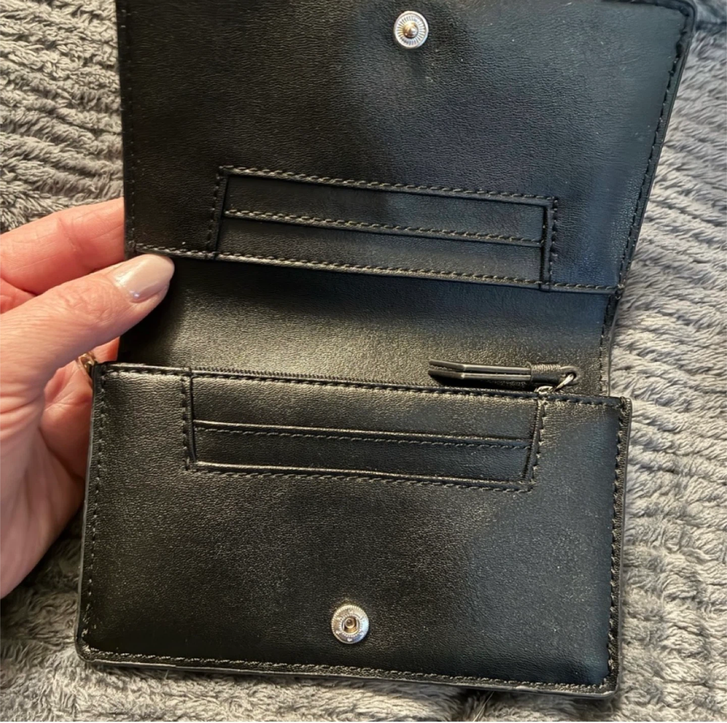 DKNY Black Leather Bifold Wallet - photo 3