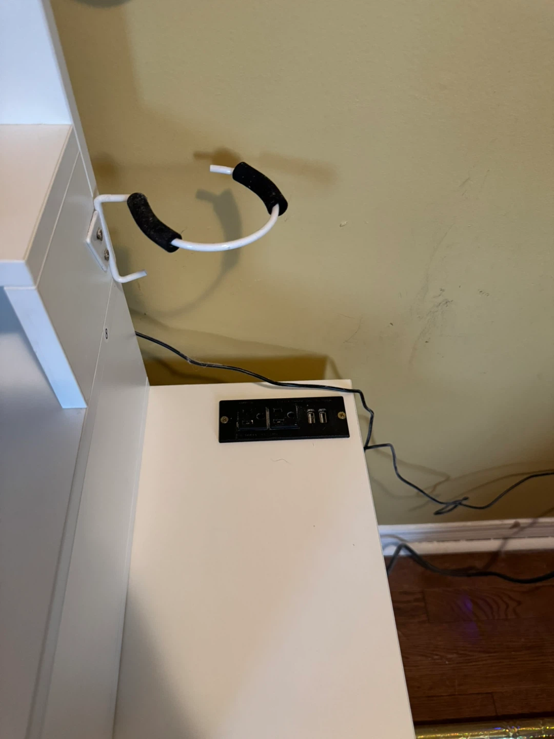 White Vanity Table with LED Mirror and Stool - photo 3