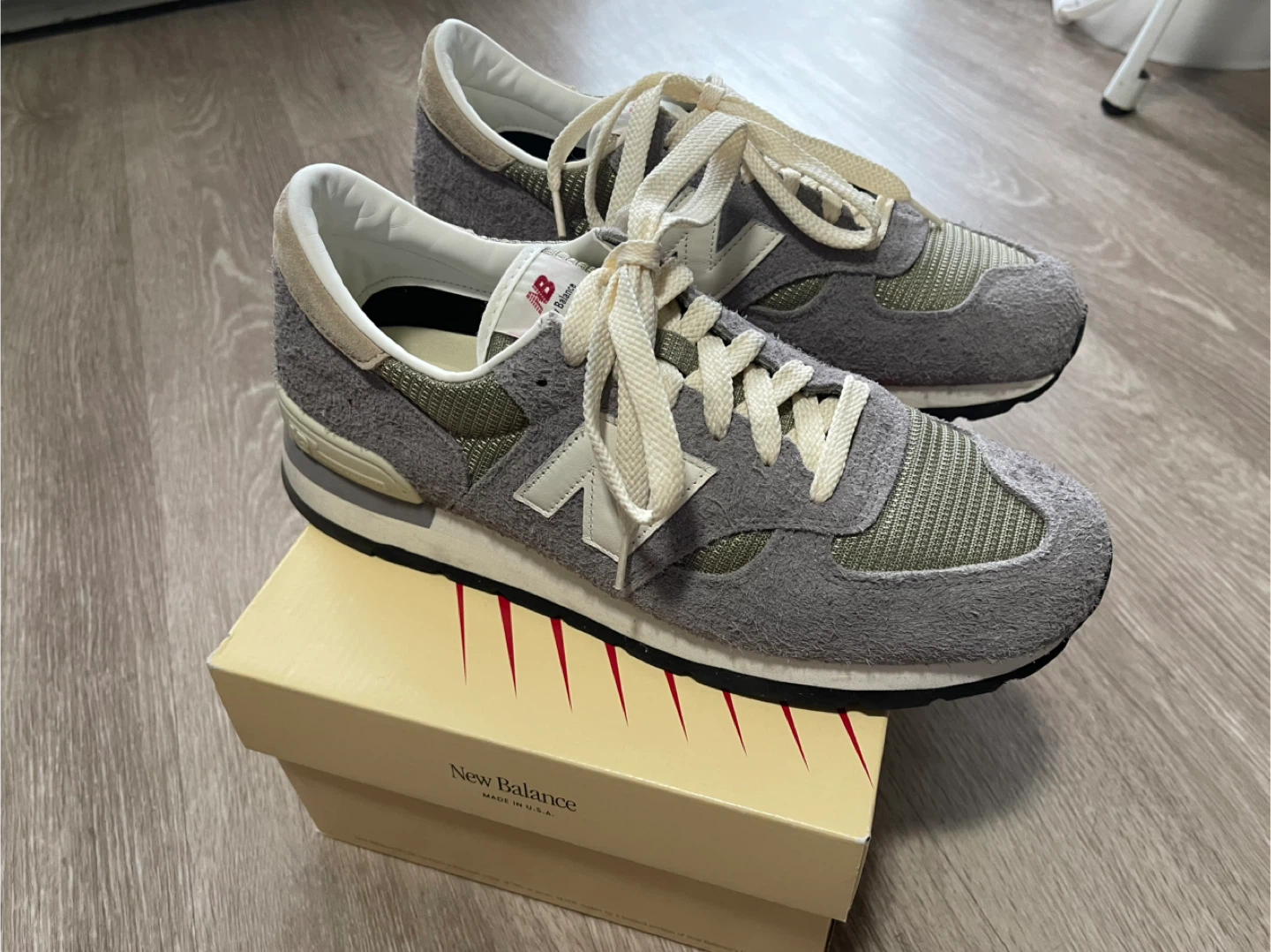 New Balance 990 V5 Grey Athletic Shoes - photo 2