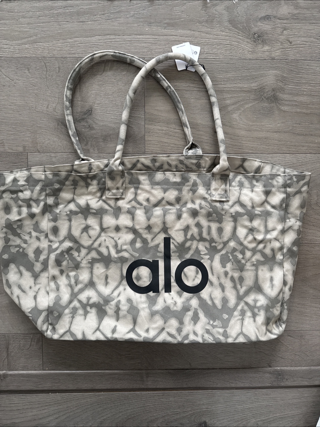 NWT Alo Yoga Tote Bag - Grey Tie Dye - photo 3