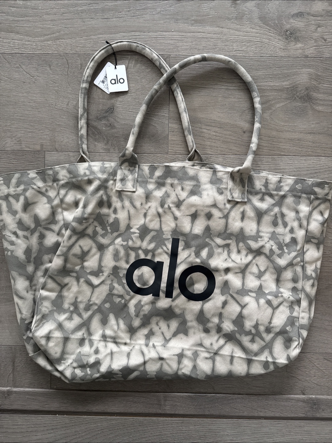 NWT Alo Yoga Tote Bag - Grey Tie Dye