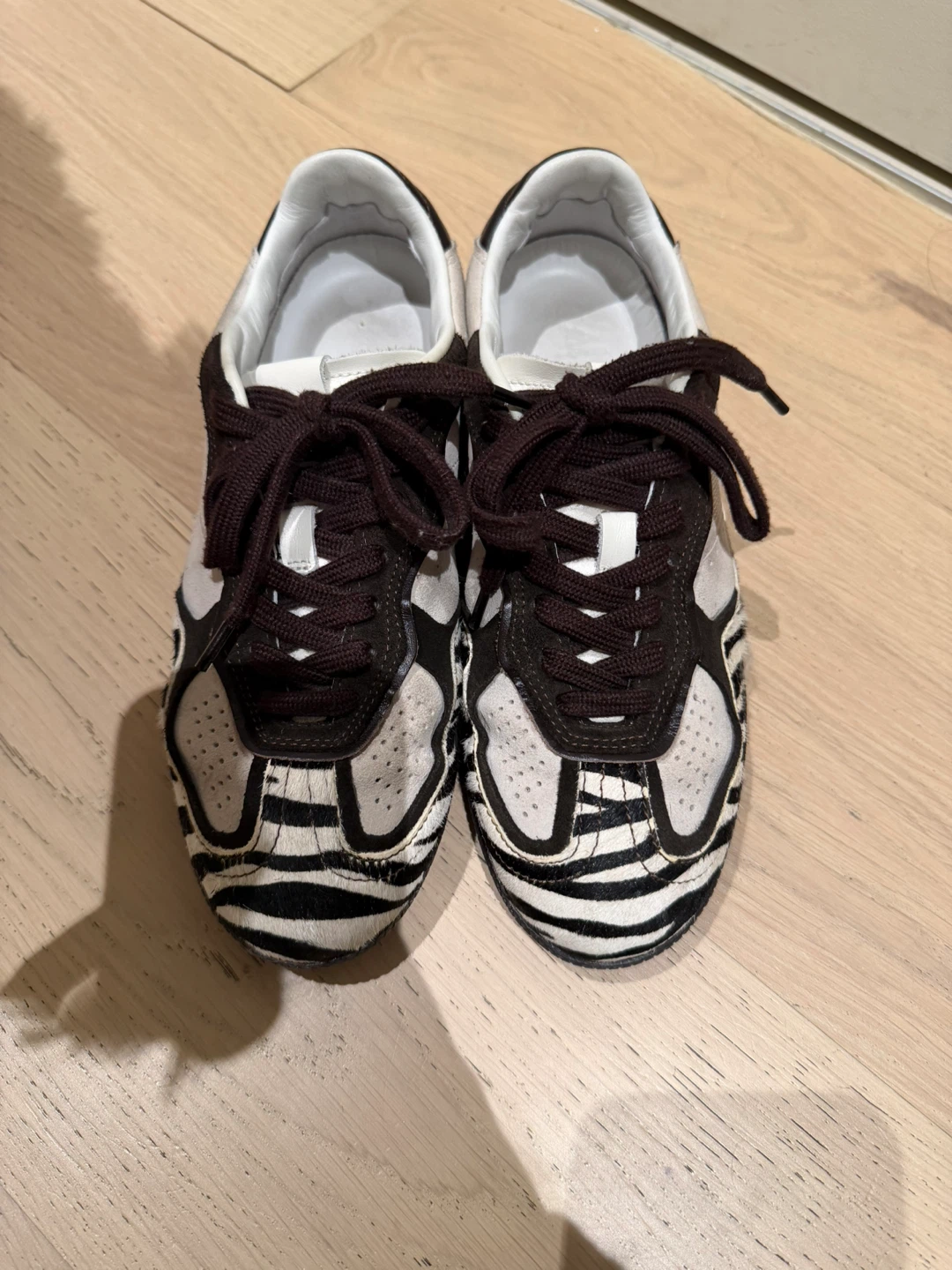 ALOHAS Zebra Print Sneakers