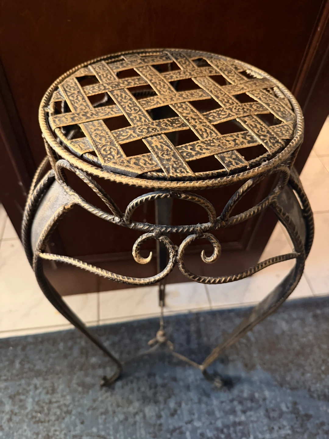 Ornate Metal Plant Stand - photo 2
