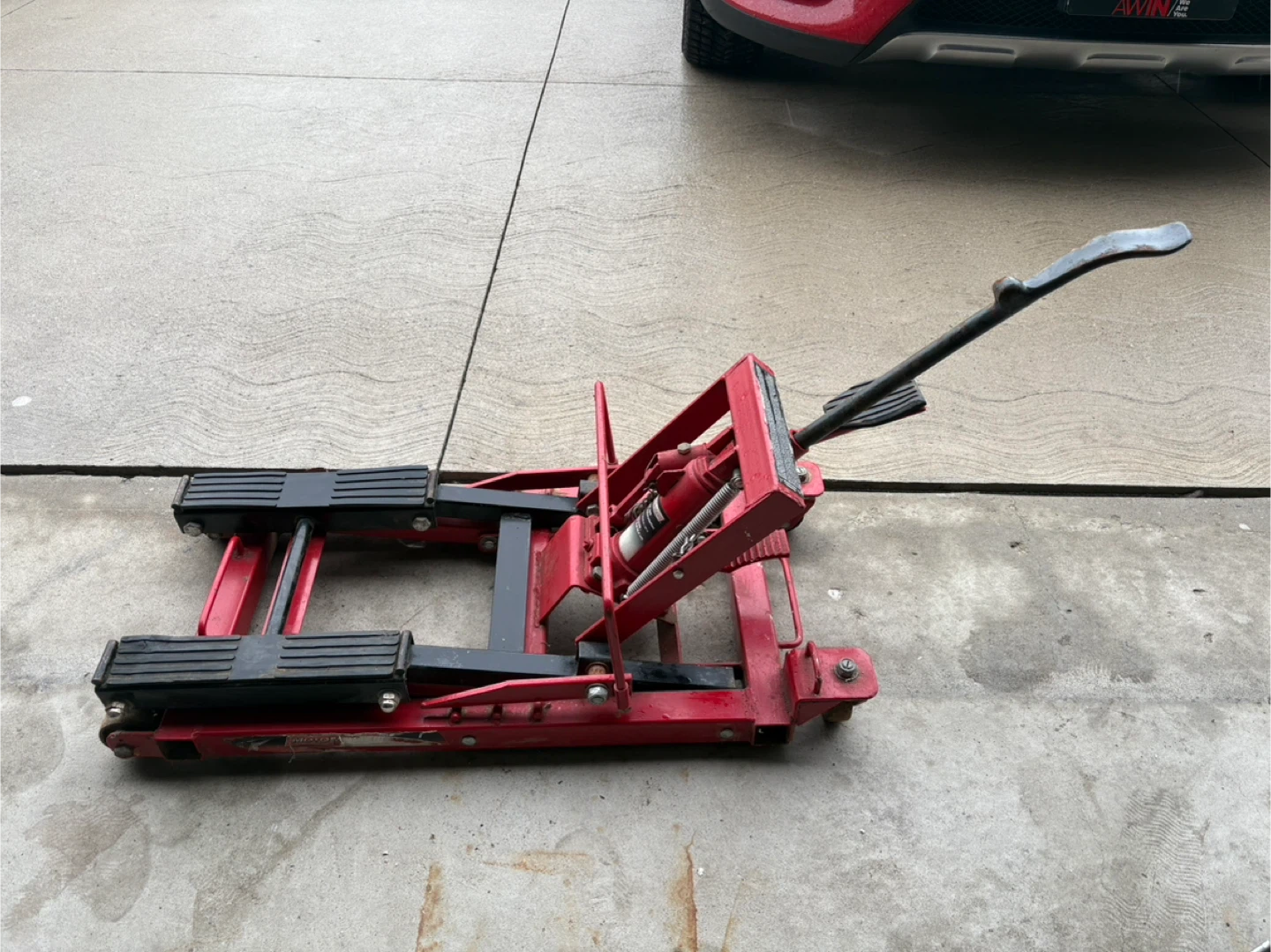 MotoMaster Motorcycle Jack - 1500 LB Capacity - photo 3