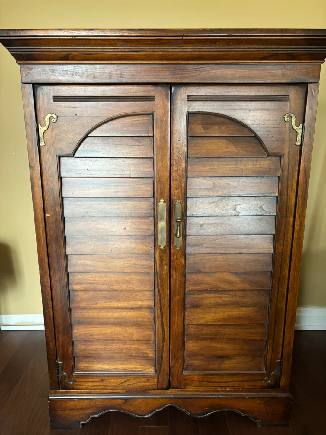 Hekman Fine Furniture - Solid Wood TV Cabinet & Side Table - photo 3