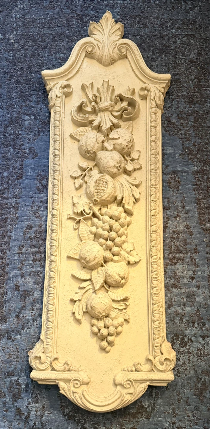 Vintage Style Cream Fruit Garland Wall Plaque
