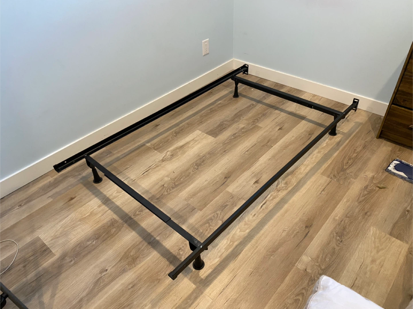 Single/Double Bedframe Twin/Full