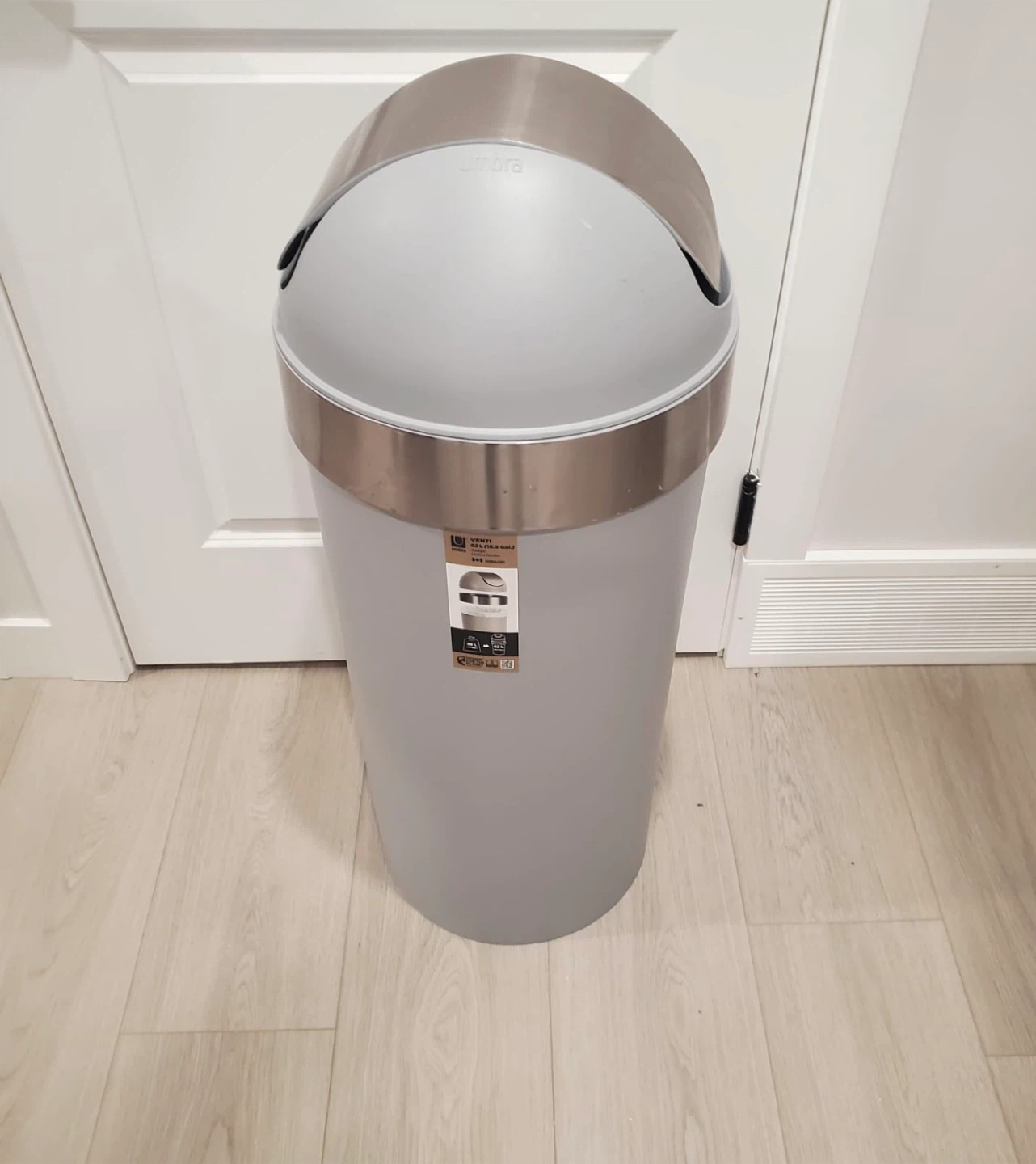 Umbra Venti Waste Can with Swing Lid - Grey 🥕 - photo 4