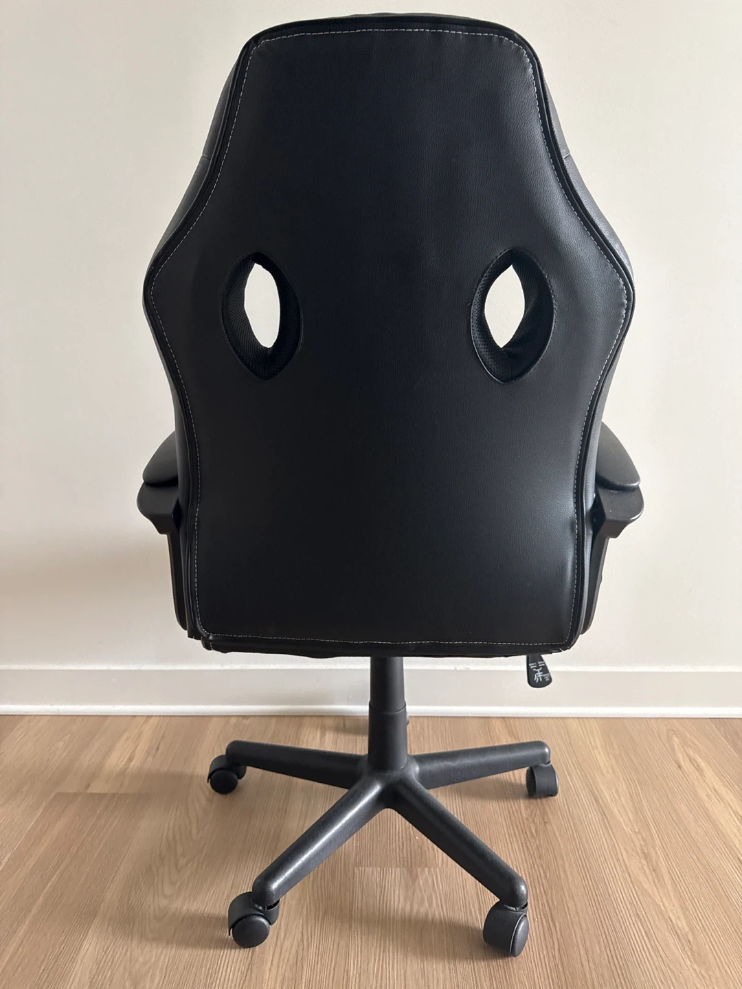 Black Gaming Chair - photo 3