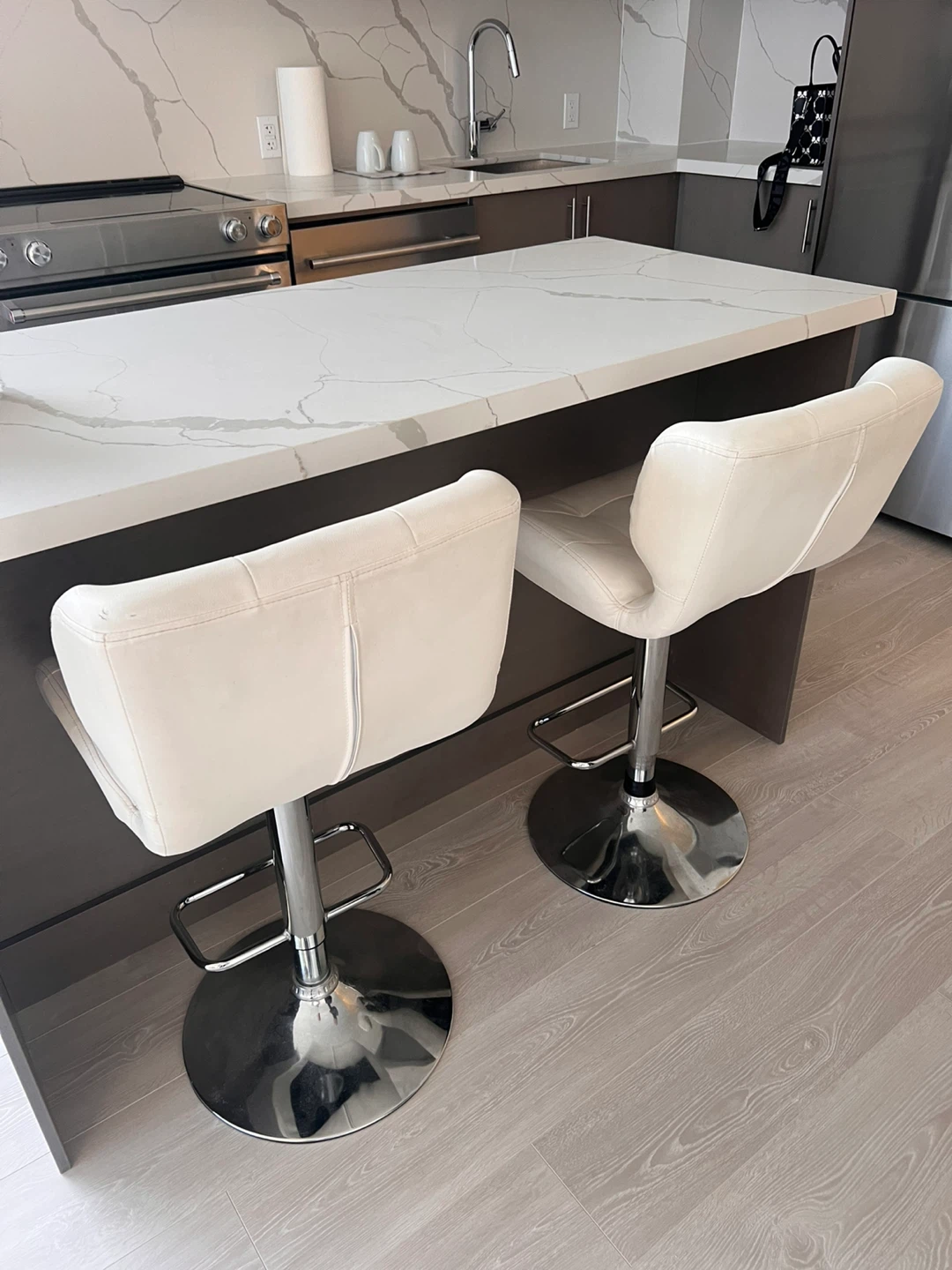 Set of 2 White Faux Leather Bar Stools