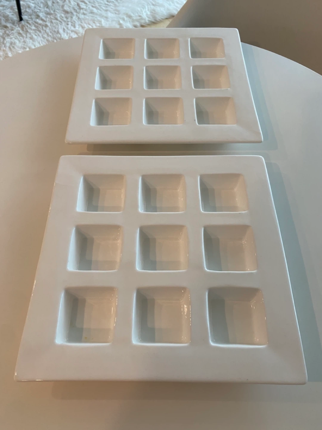 Set of 2 White Square Serving Trays
